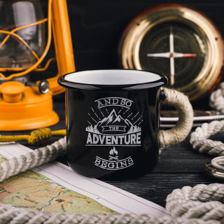 Емальована чашка з принтом "The adventure begins" чорна, 400 мл